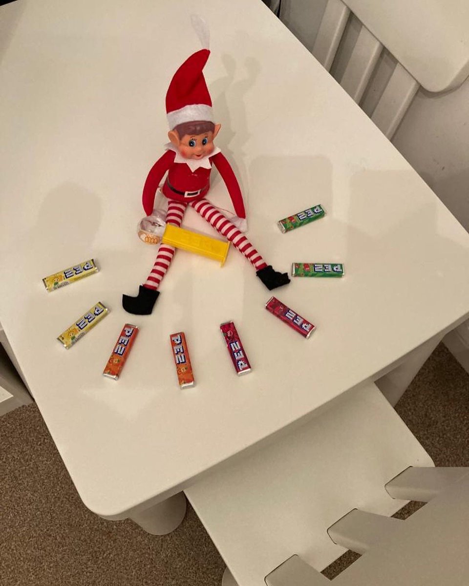 Chelsie0412's tweet photo. 13th December 2021
Tommy left Jax a new Pez! #adventtoremember #adventtoremembermatilda was a donation for the foodbank that Jax’ school had organised and he was thrilled to be asked to help with. SC was doing the Christmas online food shop! https://t.co/gZw5Tc3T4W