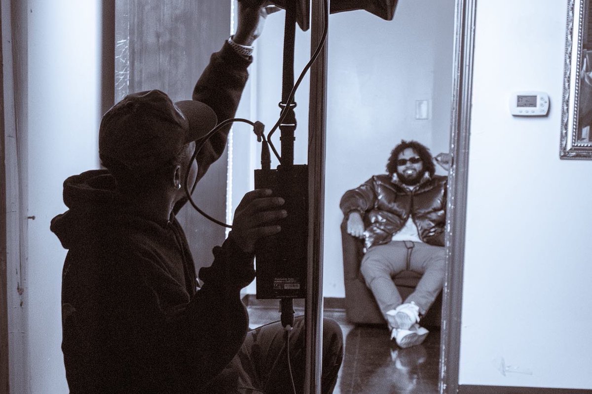 Kennif_Kennif's tweet photo. Big Blues video shoot 💵 https://t.co/4195scCDG5
