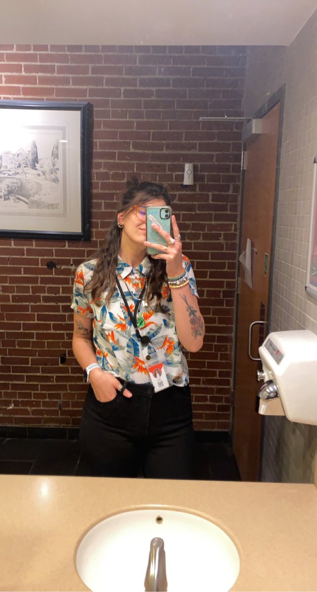 Reagan_Stowers's tweet photo. I will continue to drop selfies forever and ever because who tf gave me permission to be so cute https://t.co/sx0pq3MhKt