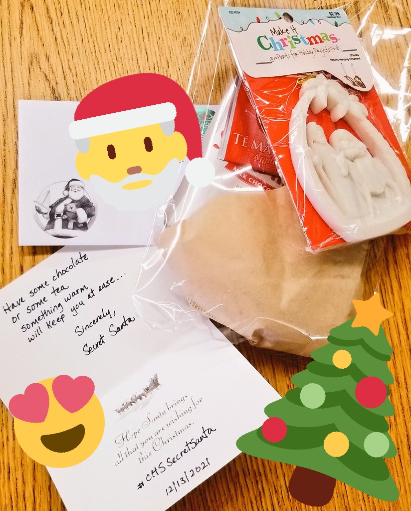 My #CHSSecretSanta on Day 1 did an awesome job!! Love my card and "Something Warm!" ☕☃️🎅 <a href="/ch_sprincipal/">CHSprincipal</a> <a href="/MaytagLady/">Semeka Samuels</a> #SpartanNation #love #WorkSecretSanta #SecretSanta