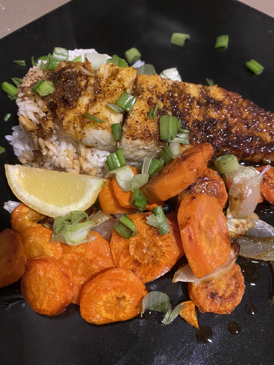 DebDoesFood's tweet photo. Pleasantly surprised!!
Tunisian Spiced Barramundi!
#dinnerforone
#dontmindifido
#madeitwork https://t.co/FIkOtnBjeO