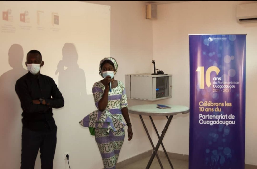 HawaB's tweet photo. @POuagaPF/ 10 ans Po
La Mauritanie à procédé ce matin à la restitution du dialogue régional des jeunes sur les normes sociales

 Cette restutition à permis de regrouper  plusieurs organisations de jeunes et de définir  les prochaines  ètapes pour l'agenda 2022 https://t.co/a6YDODk5qY