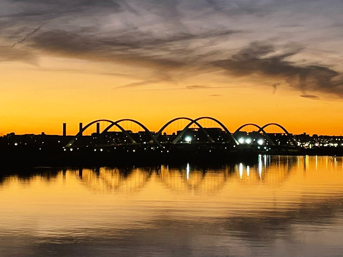 RT @TonyTGoodman: Beautiful sky tonight over the Anacostia River & new Frederick Douglass bridge. @capitalweather https://t.co/IePlYnWJhv