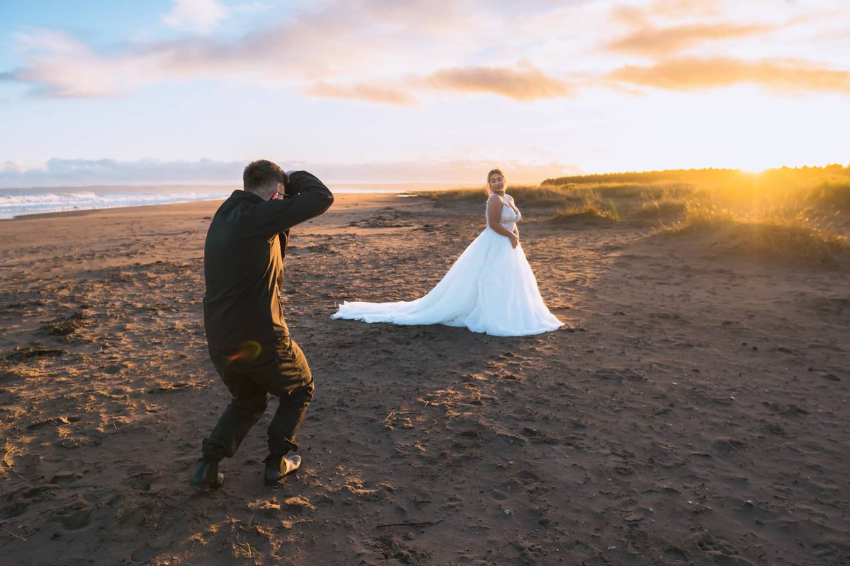 PPG_Photography's tweet photo. Had the privellege of capturing these BTS images of Luke Davies at work. 

Honestly so thrilled with the results.  What's your favourite? 

#ppgphotography #mrdrewphotography #photography #dundee #portraitphotography #headshots #model #wedding #weddingdress #bride #beach #sunset https://t.co/J9uqi3PqUG