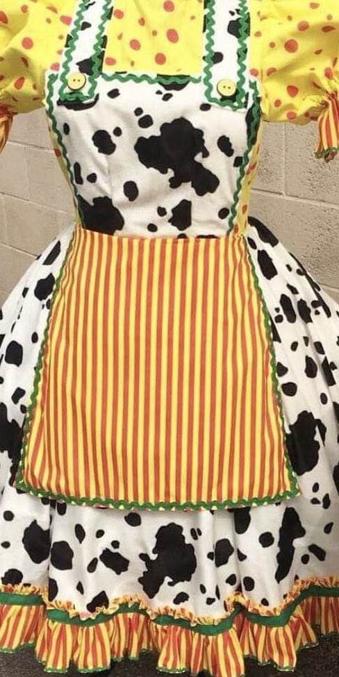 IT’S SHOW WEEK!!!! Jack and the beanstalk our pint sized panto opens this weekend… but who is going to be wearing this?

#Panto #Jackandthebeanstalk #leedspanto #yorkshirepanto #bytheplay #jack #beanstalk #itsbehindyou #whatsonleeds <a href="/WhatsOnLeeds/">whats on - Leeds</a> <a href="/GuiseleyGazette/">Guiseley's Gazette</a> <a href="/GuiseleyNet/">Guiseley Born'nBred</a>