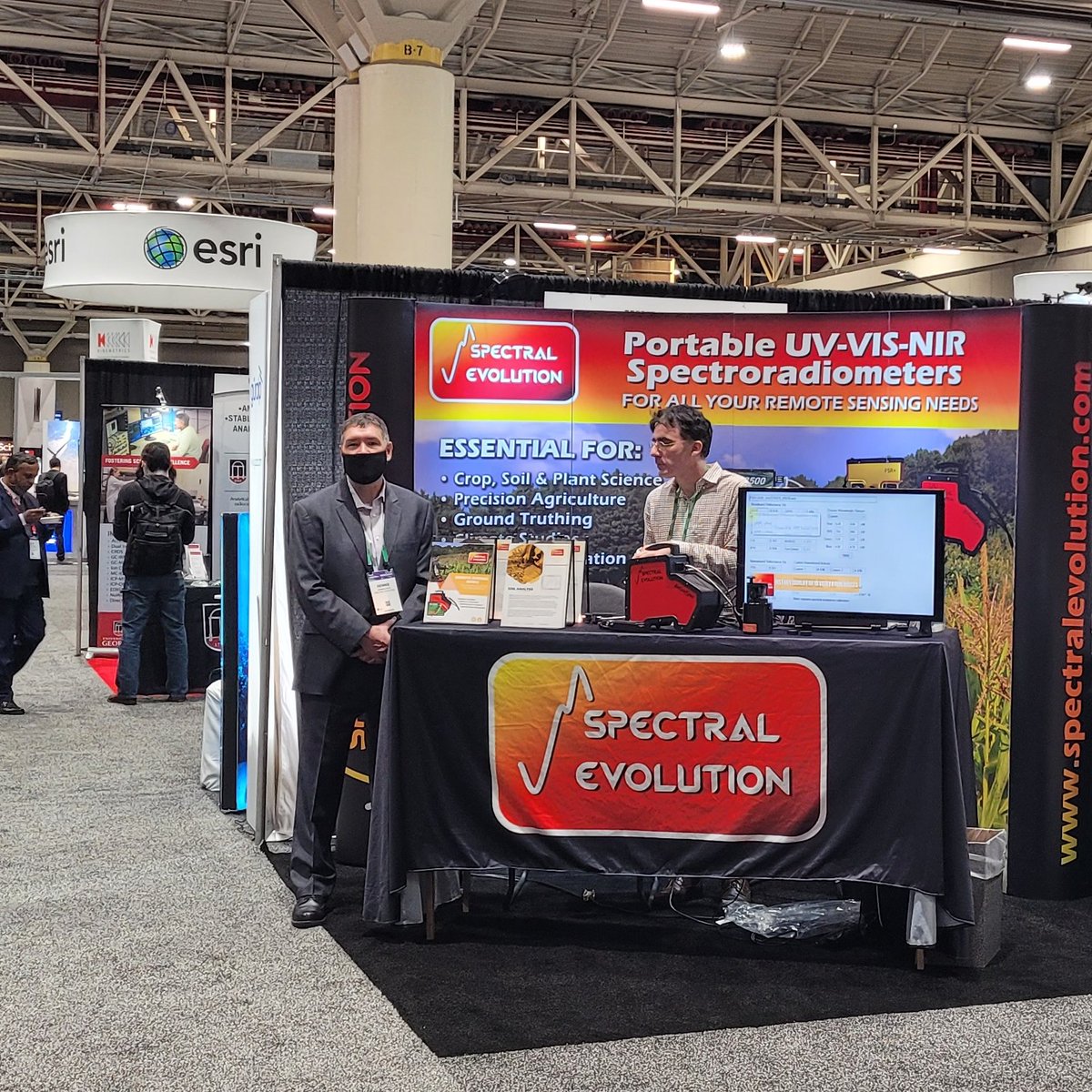 A huge number of booths @TheAGU Expo this year feature #RemoteSensing, from satellites to spectrometers. Has anyone done a study comparing the companies & techniques promoted at #AGU21 each year? Could help reveal the evolution of the (political) economy of science.