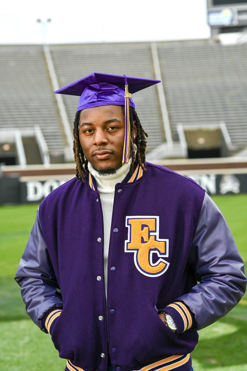 Espnsfinest_'s tweet photo. Countdown to Graduation… 🎓 

Thank you @ECUPiratesFB for blessing me with a free education and a family for life! Forever Loyal &amp; Bold🤞🏾 

2022, The Last Dance… 🏴‍☠️ https://t.co/kfQEvWxRNe