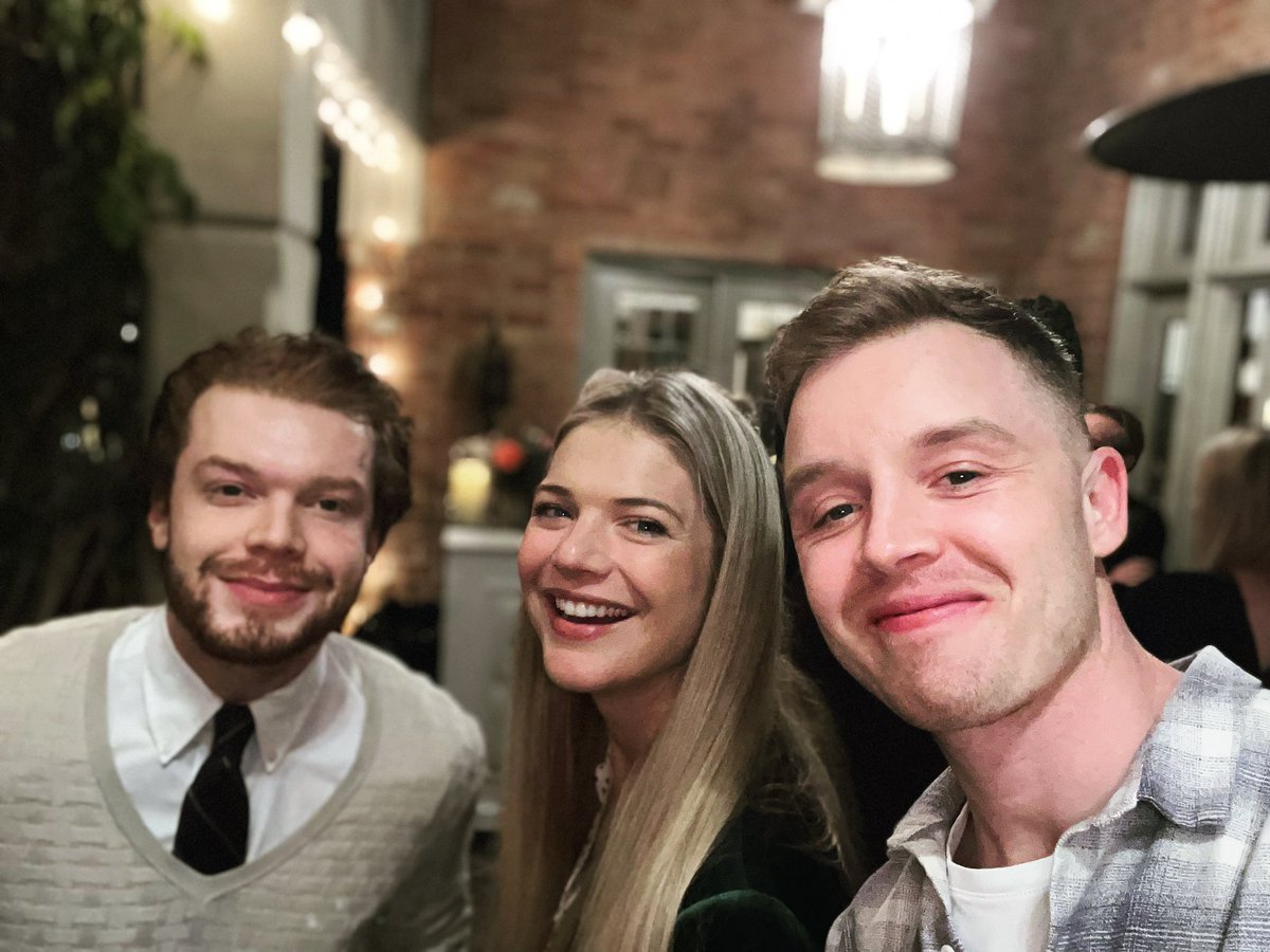 noel_fisher's tweet photo. Another drop from yesterday's holiday soiree since I disappeared for like a month. 😃 #Shameless https://t.co/gUqamGtwrH