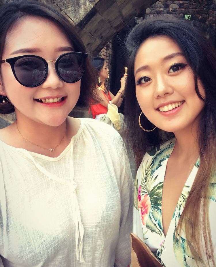 Shopping time 😎👀👯‍♀️
#shopping 
#ZhaoQian
#sister