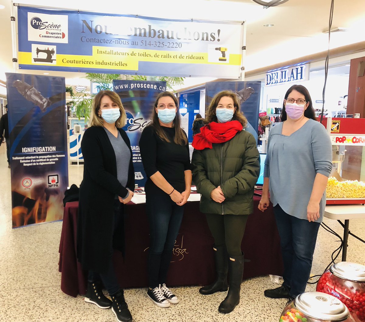 PauleRobitaille's tweet photo. Couturières recherchées!
Rencontre coup de foudre avec l’entrepreneure Annie Dauphinais #ProScene à la Place Bourassa.
Elles débordent de commandes en draperie mais, même à #MtlNord !, #penuriedemaindoeuvre, elles peinent suivre le rythme.
Il faut l’aider!
#polqc https://t.co/1jLqCmpuRR