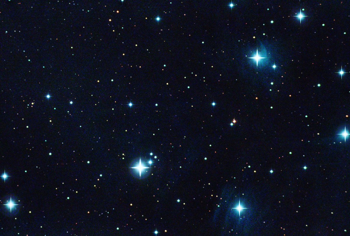 rahuldeshpande's tweet photo. Enjoying clear sky - here is a picture of spectacular Pleiades constellation - seven sisters - M45   #Astrophotography #Pleiades https://t.co/wpZKAWHRgb