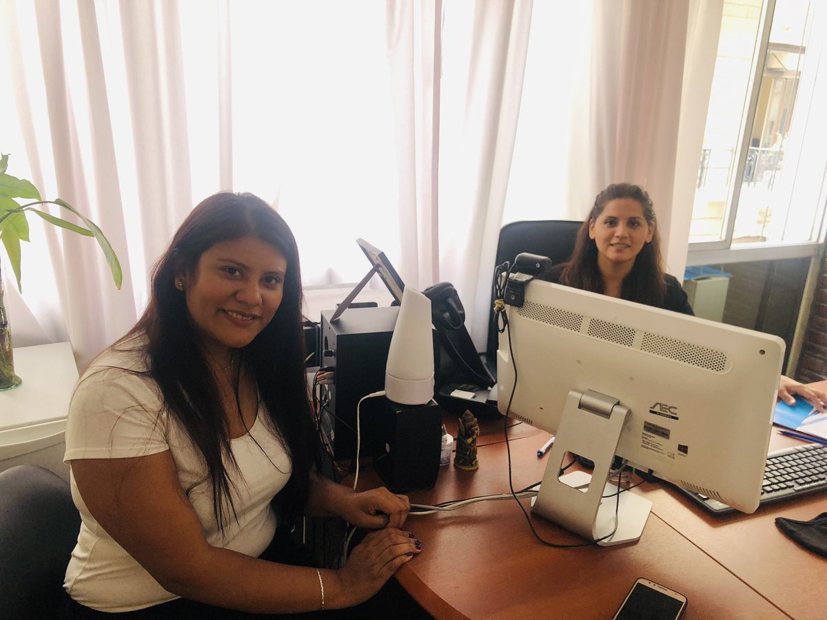Rociotweet's tweet photo. ✍️Hoy, junto a @MajoGodoy87 firmamos el primer bono de fin de año para todxs lxs trabajadorxs de “Ver”.  @VERDelegada @CarlosPerezSEC @MGonzalezSEC https://t.co/HqlWDk2VSJ