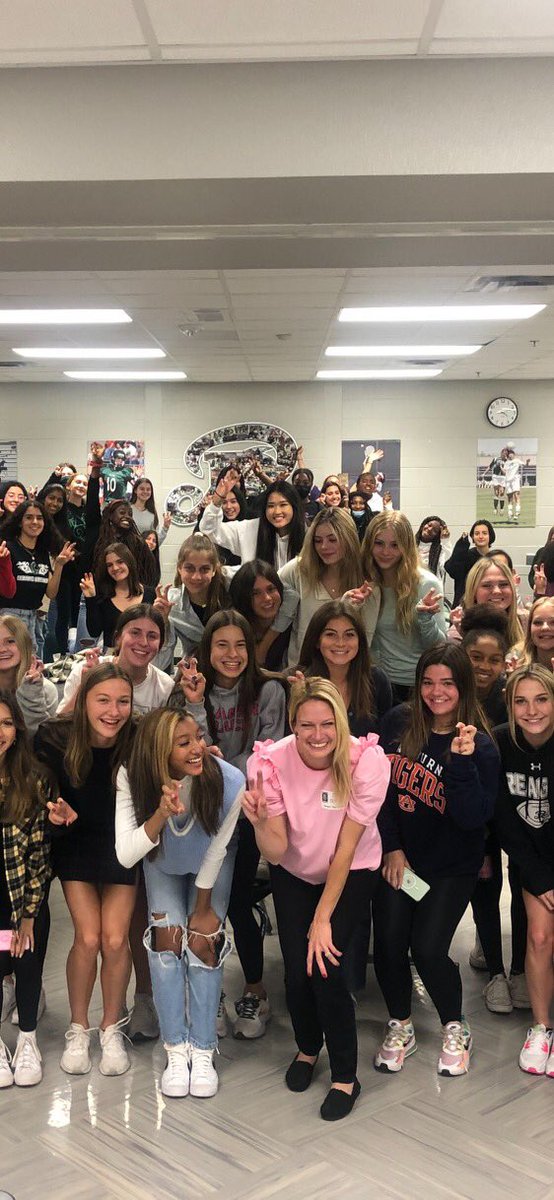 jmchug4's tweet photo. Thank you for your message of resilience to our girls today! My favorite nuggets: You’re strong enough to face setbacks on the track and in life, and Surround yourself only with people who will build you up! 

May we strive to be the people who build up others!! @Rattlersports https://t.co/brxc7welcE