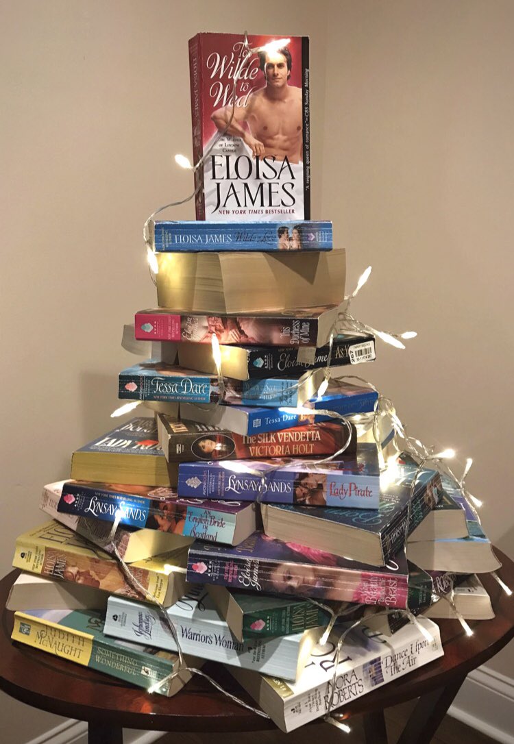Our Christmas tree this year was inspired by the Romance Novel in English catalogue by @rebeccaromney and I’m just obsessed ok #HistoricalRomance #eloisajames