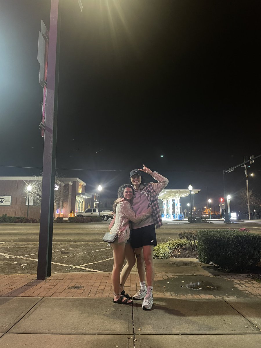 EmileeMattoxx's tweet photo. Bestie for the restie &amp; ain’t nothin gonna change that🤗 
Me and @yosoylillie are literally the cutest best friends and if you don’t agree then your opinion doesn’t matter🤷🏽‍♀️ https://t.co/I5DnLeGdxg