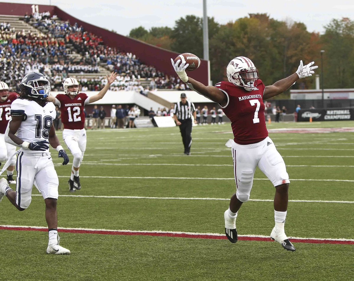 Kingevee2's tweet photo. Blessed to receive a PWO offer from the University of Massachusetts! Thank you @CoachJeffMoore and the rest of the staff for the opportunity! https://t.co/gPbYFilGh9