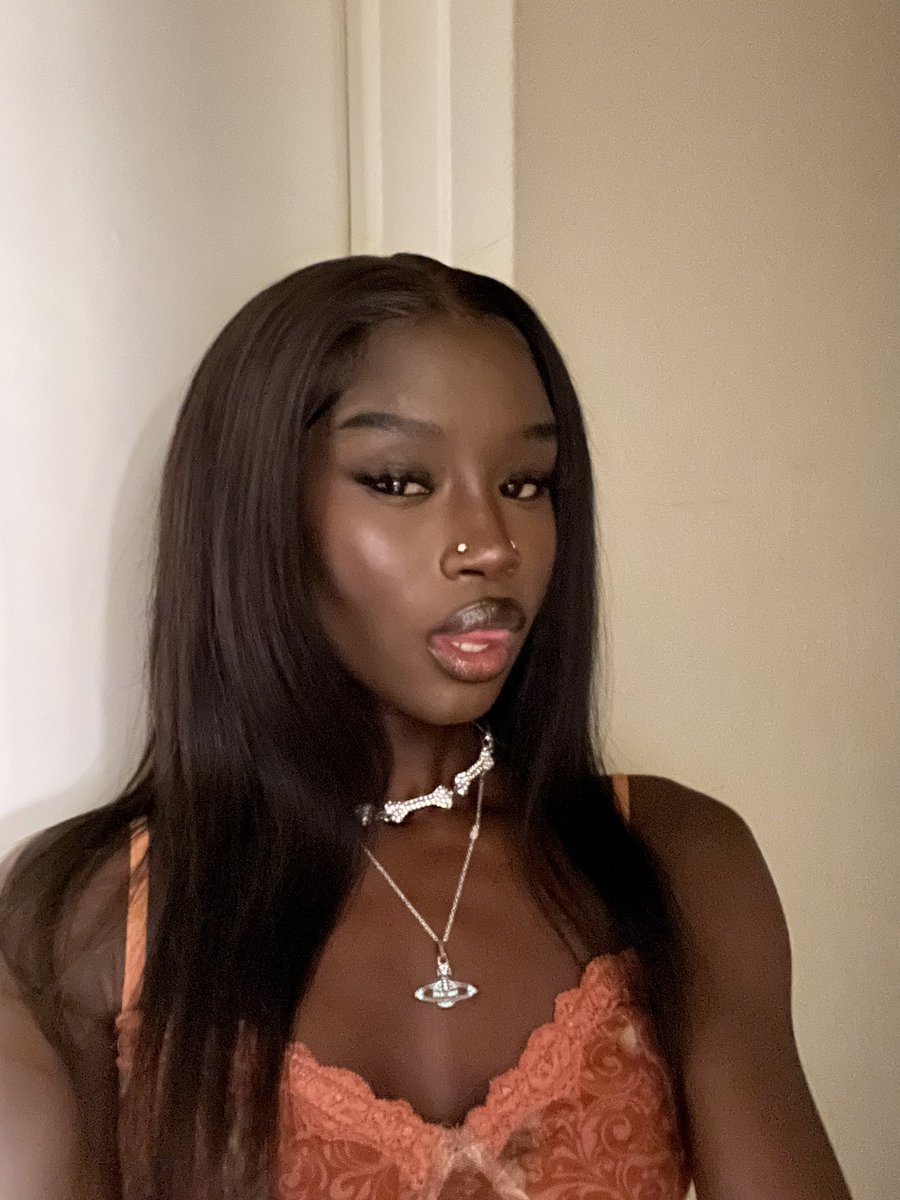 bbybinkk's tweet photo. It’s my universe mwah 💋 https://t.co/dQugVoZgFT