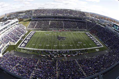 Blessed to receive an offer from Kansas State University!! <a href="/ONeaglesFB/">Olathe North FB</a> <a href="/CoachKli/">Chris Klieman</a> <a href="/spedbraet/">Taylor Braet</a>