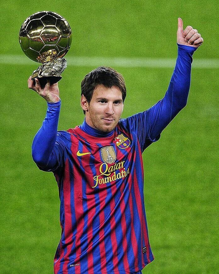 OficialSala12's tweet photo. Uma das estatísticas mais subestimadas de todos os tempos: Entre 19 de fevereiro de 2012 e 16 de fevereiro de 2013, Messi marcou 100 GOLS.
 
100 gols marcados em apenas 68 jogos, menos de um ano. 🐐 https://t.co/xQtwMfkY40