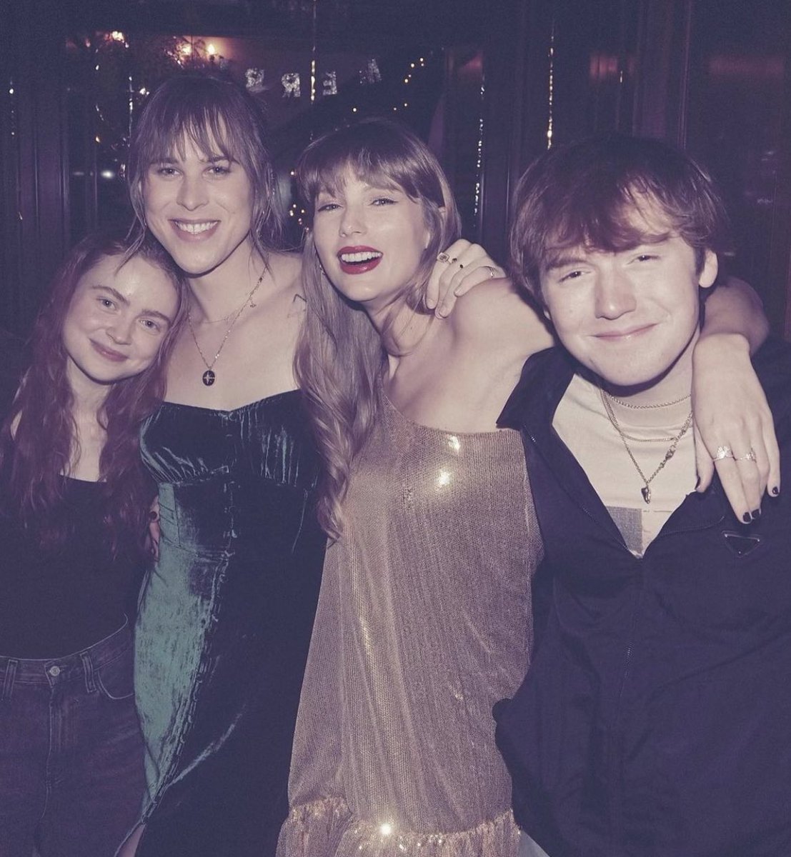 📸 | Photos from Taylor Swift and Alana Haim’s birthday party #HappyBirthdayTaylorSwift