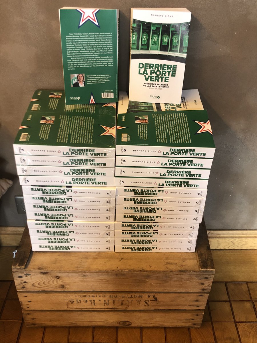 BernardLions's tweet photo. Alerte cadeau : RT + FOLLOW et gagnez un exemplaire du livre pour le passage du Papa Noël. Comme vous avez tous été sages, vous le méritez @ASSEofficiel #ASSEFCN https://t.co/TMQE1Njxk8