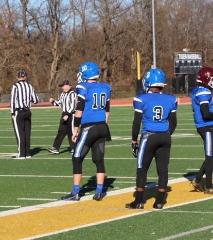 Darius Shipley (@dariusshipley2) on Twitter photo Last time on the field with my teammates @IsaiahDelaquis <a href="/Eli_G_Scott_03/">Eli Scott</a> <a href="/Nokes22/">Landon Nokes</a> <a href="/Jacob_Dewitt18/">Jacob DeWitt</a> Last time on the field with my teammates @IsaiahDelaquis <a href="/Eli_G_Scott_03/">Eli Scott</a> <a href="/Nokes22/">Landon Nokes</a> <a href="/Jacob_Dewitt18/">Jacob DeWitt</a>