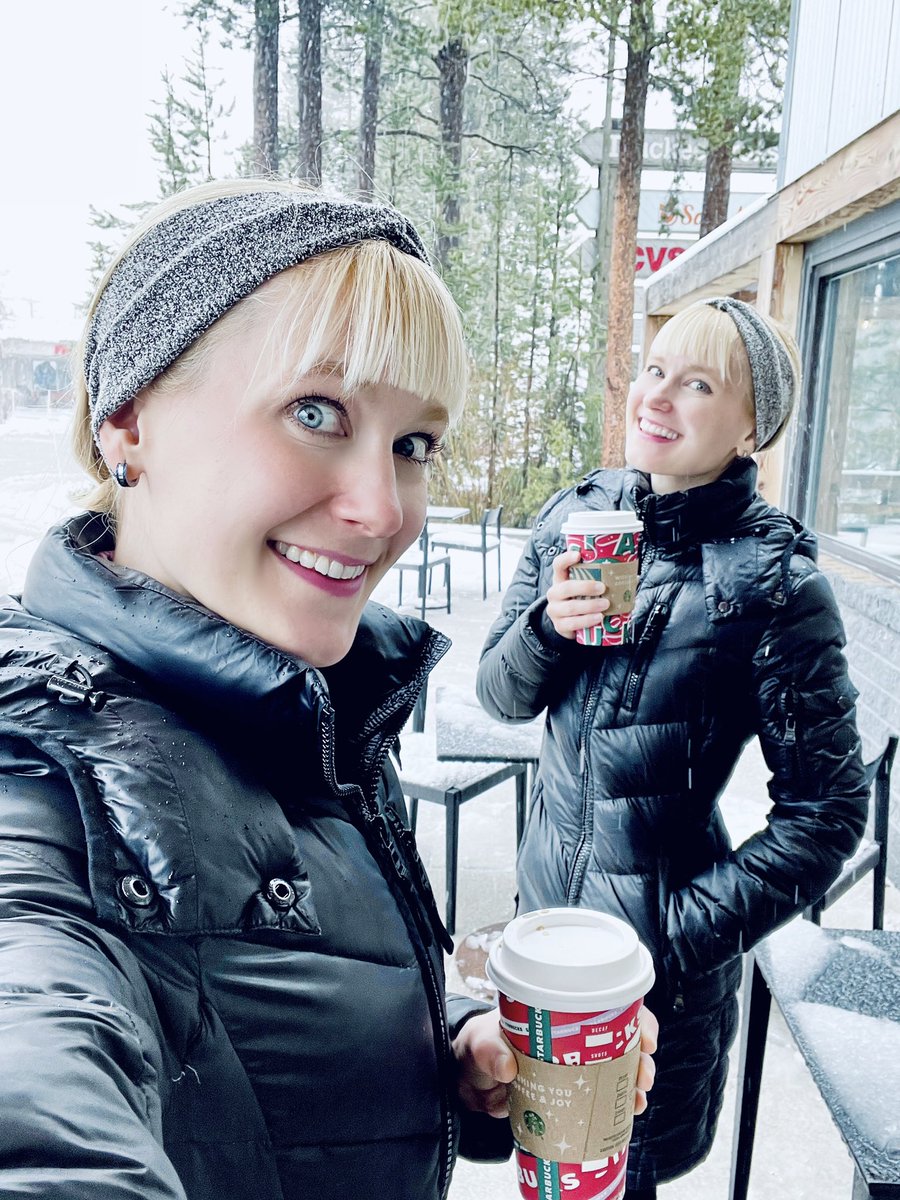HarpTwins's tweet photo. A stop in the snowy mountains for peppermint coffee! What is your favorite winter beverage? ❄️❄️
Thanks Ruth for the Starbucks gift card! Our favorite for long travel days! 💙💙 https://t.co/xB4SrVaE86