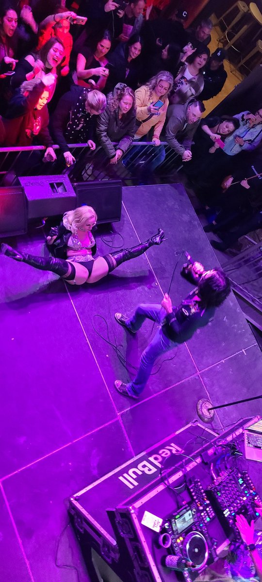 TheThomasKenyon's tweet photo. @RLReevesJr @mickeyavalon Thanks for the great show in Austin Mickey!! https://t.co/CVyGl2iBRw