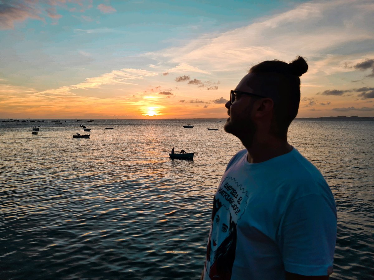 PaulinhoGoetze's tweet photo. "Existirmos
A que será que se destina?"
(Cajuína - @caetanoveloso)
#caetanoveloso #cajuina #pordosol #mam #solardounhao https://t.co/adteeOgxYF