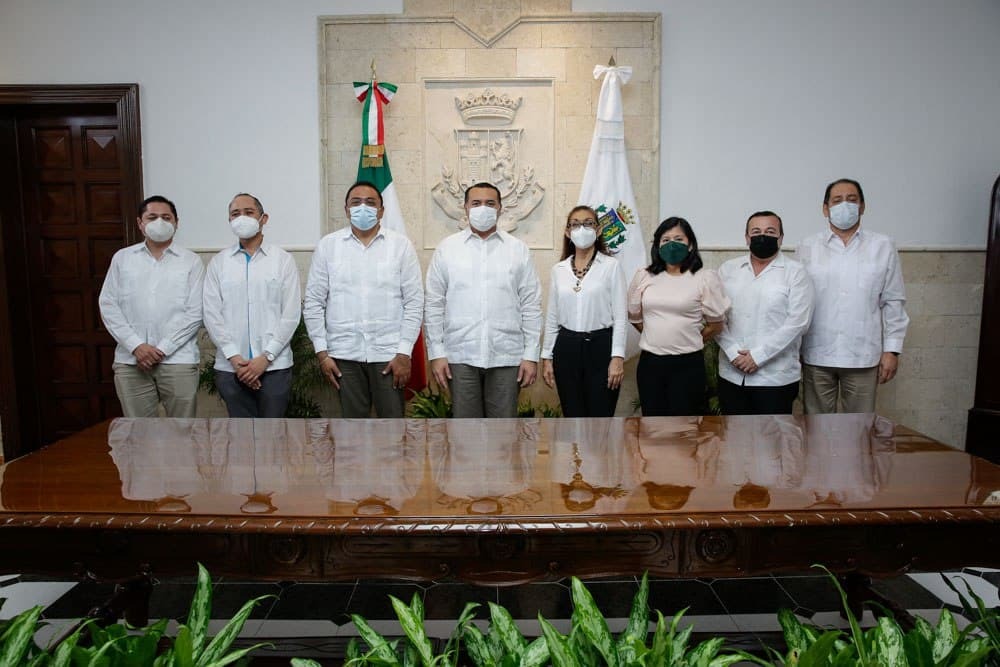 cobras_santiago's tweet photo. #Entérate @RenanBarrera #refrenda su #compromiso con los #derechos #humanos - https://t.co/qZ36ZwSUiS
El @AyuntaMerida y la @Codhey renuevan el convenio de colaboración para continuar con la capacitación permanente, difusión y formación en materia de Derechos Humanos. https://t.co/jiqCG8WvM7