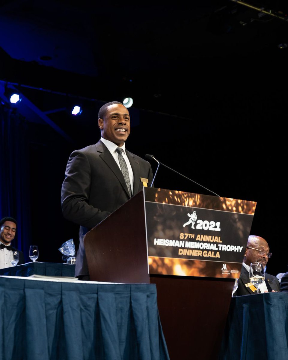 cgrand3's tweet photo. A big thank you to the @HeismanTrophy Trust, not only for the great honor of being named the 2021 Heisman Humanitarian, but for the important work they do to serve and support youth sports. 

This award is truly special. https://t.co/bYnLiEOQTI