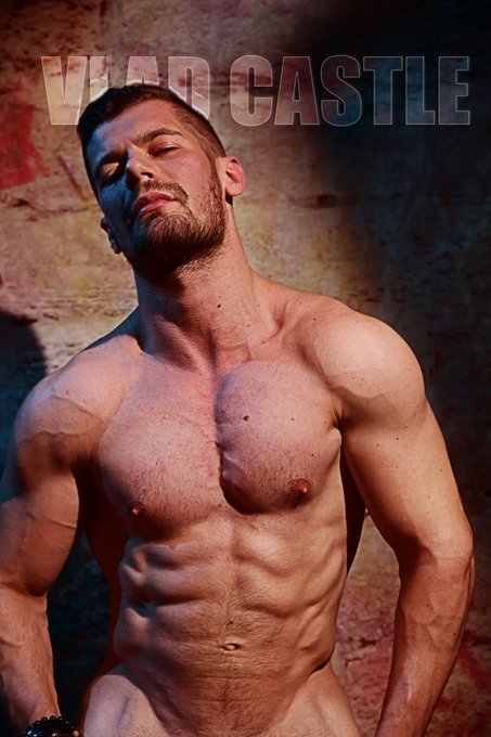 qu elle titre donnerais tu a cette photo ?  what title would you give to this photo  https://t.co/mStzbhnhii