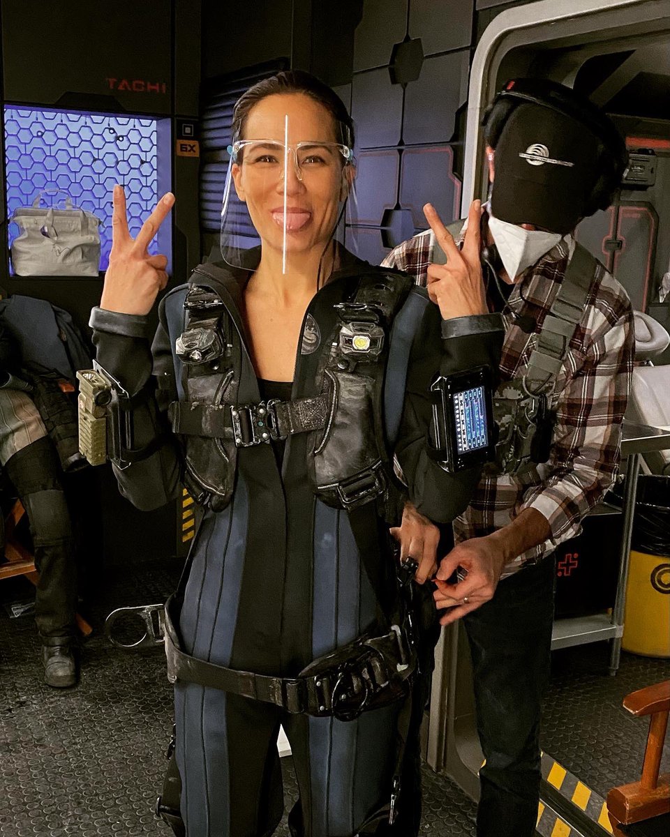 Life’s better with Peaches! @_nadinenicole_ <a href="/ExpanseOnPrime/">The Expanse</a> #theExpanse