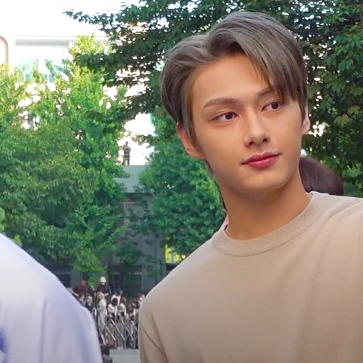 dfhdhvbdsvt's tweet photo. i will make sure you remember 190809 junhui bECAUSE??? https://t.co/emNkVbd35O