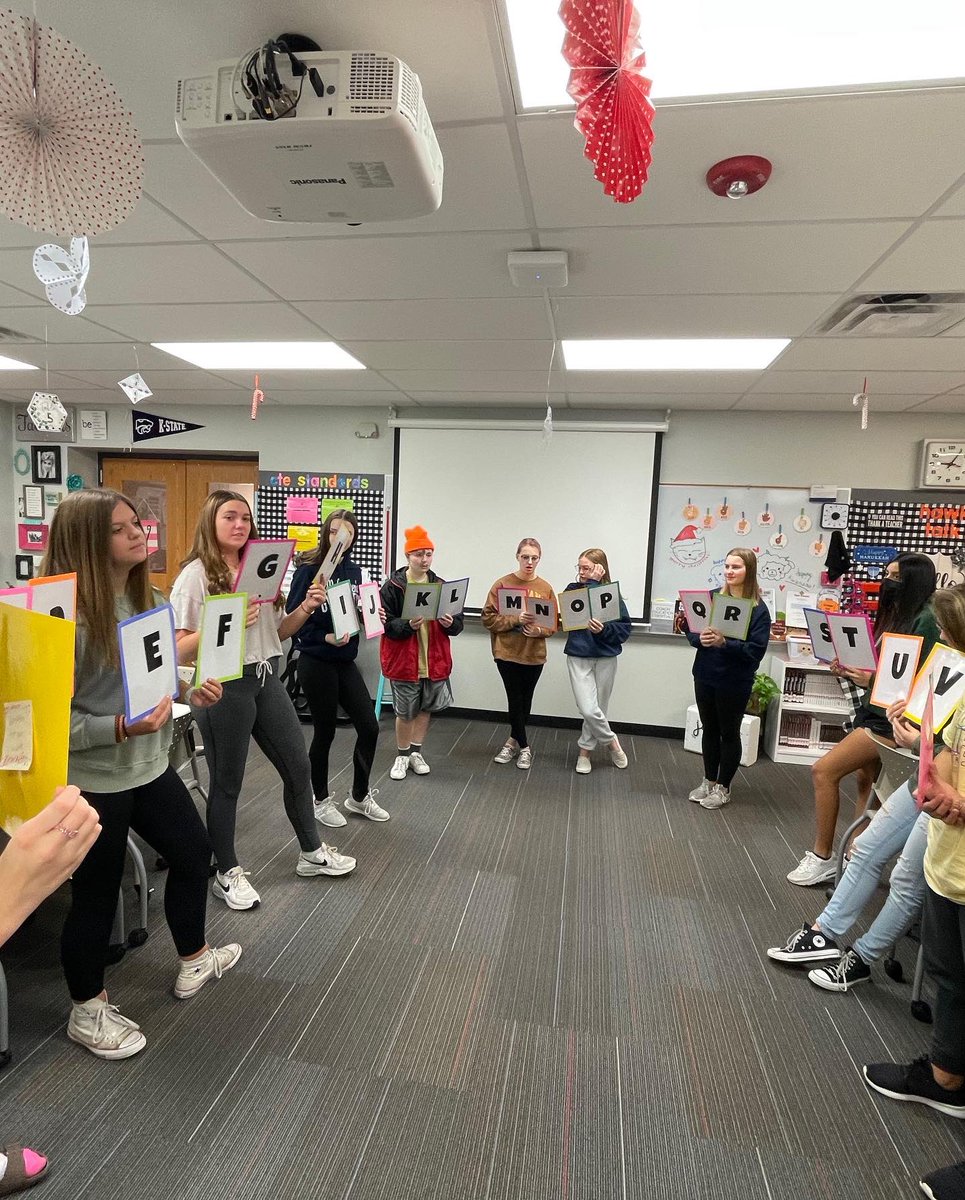 OlatheFutureEd's tweet image. Wrapping up the last week of S1! FEA used some fun formative assessments: A-Z Line Up and Give Me 5 to assess students learning last week! Stay tuned for our summative assessment during finals! 

#FEA #assessments #checkingforunderstanding #alwayslearning #FinalsWeek