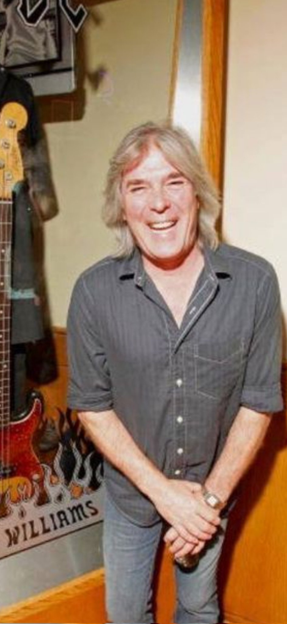 Happy Birthday Cliff Williams
(Born 14 December, 1949)         