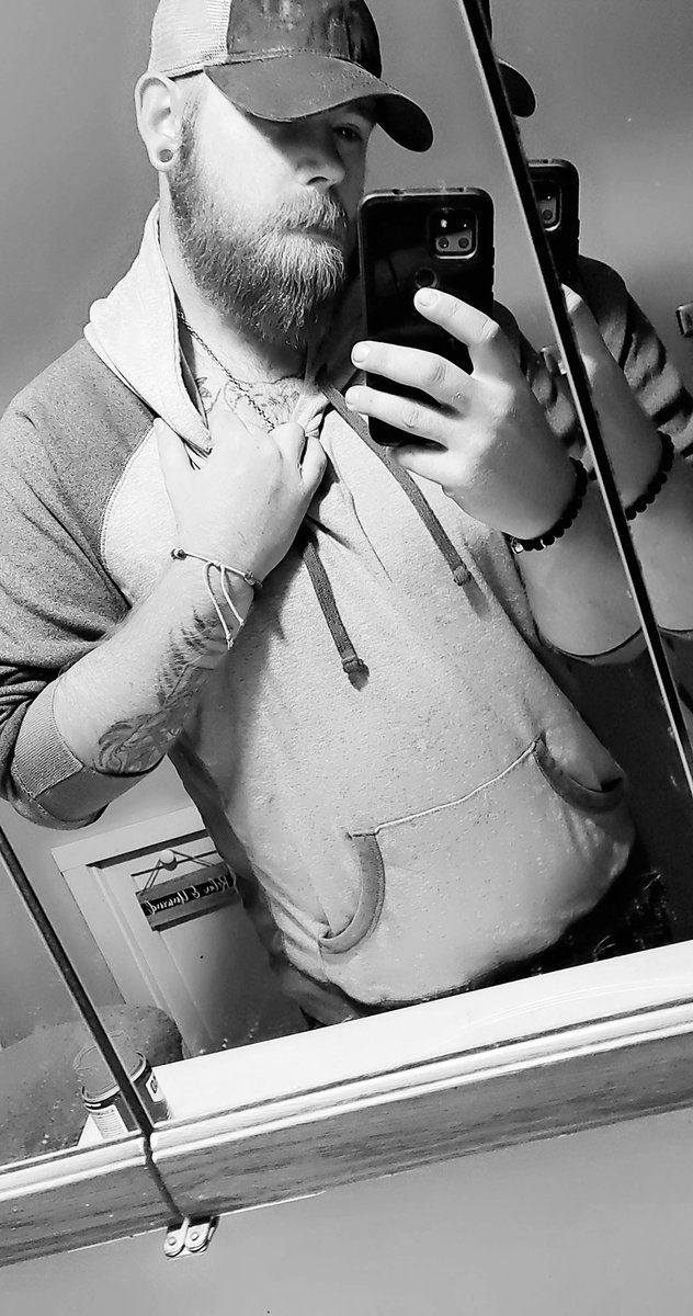 Sun_And_Arrows's tweet photo. ||: figured I’d hop on the train. I am 27 years old and full blown nerd. #Munday https://t.co/Y7HmcsH5ci