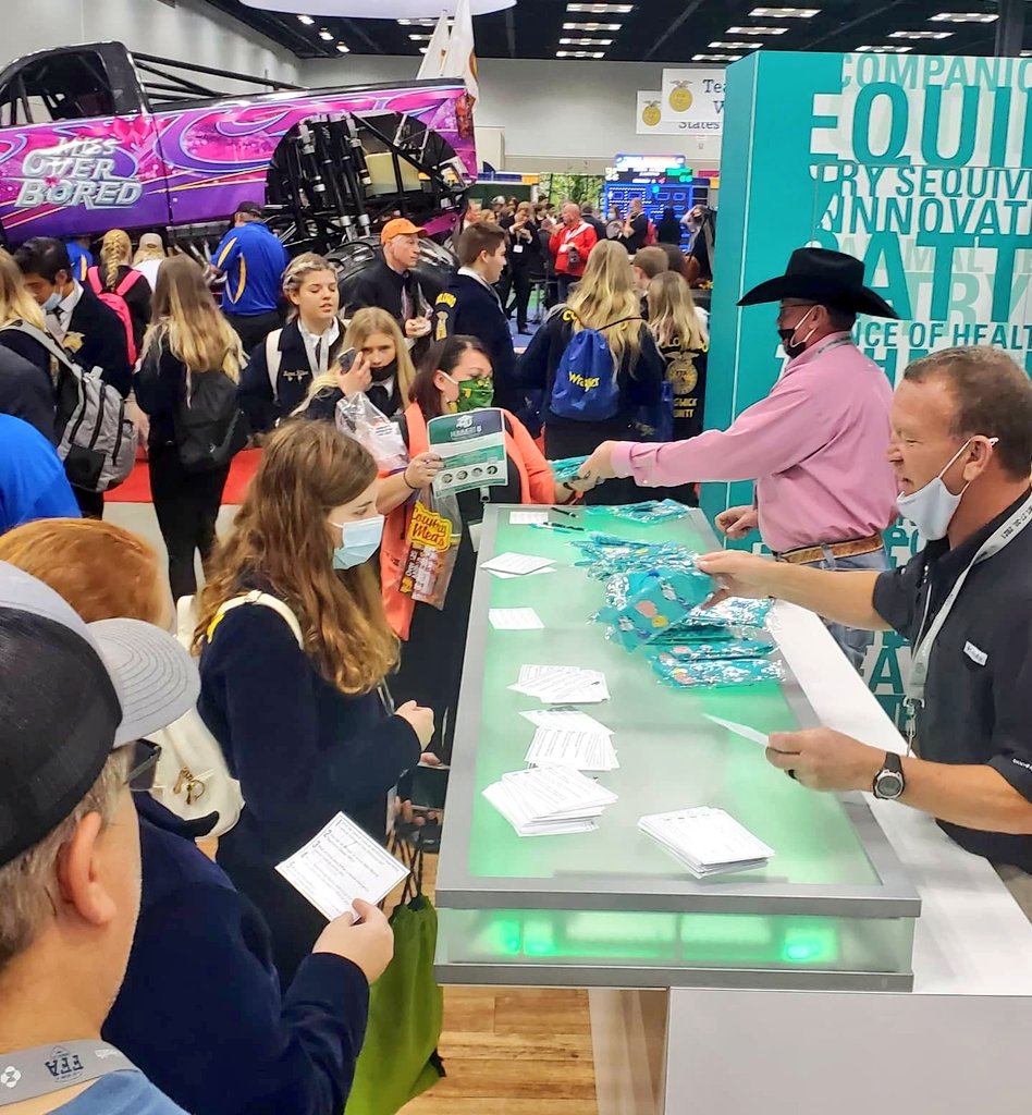 KarlBinnsJr's tweet photo. This past fall has been a busy one! Enjoyed representing @MerckAH at @NationalFFA Convention!
#thescienceofhealthieranimals🐄🐥🐖🐟🐴🐈‍⬛🐕
#agriculture #ffa #merckanimalhealth #merck https://t.co/MQZqjvisMl