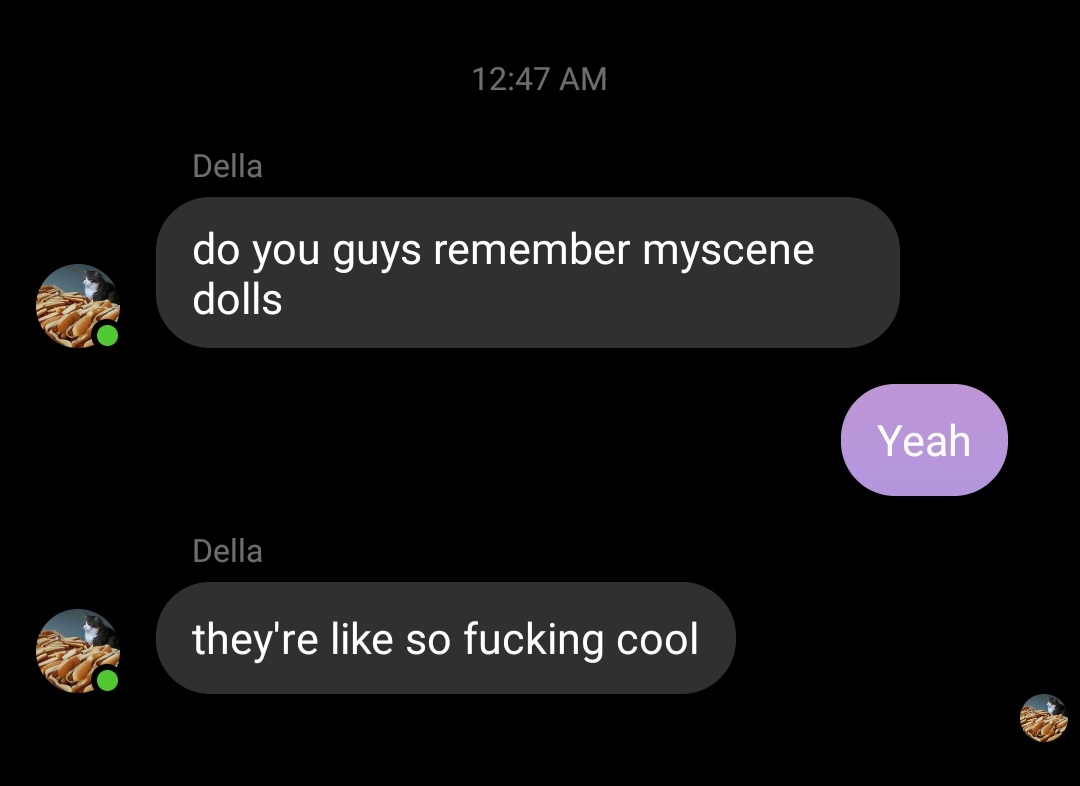 MadMoneeyyy's tweet photo. A real group chat message by my sister https://t.co/BLAFQrVKEG