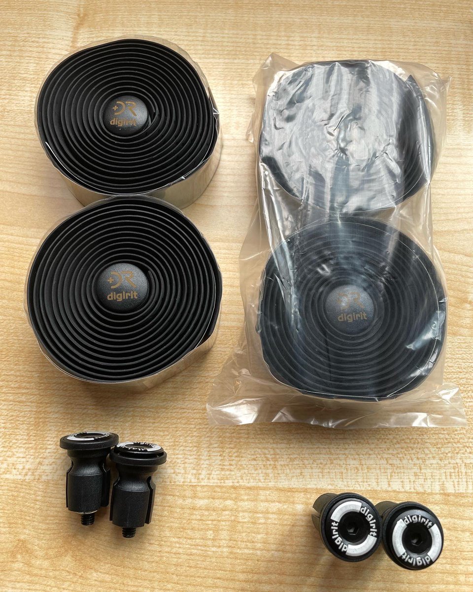 Rook_1968's tweet image. 着弾開封の儀

charlie_oita_japan  Charlieさんで注文した。
digirit  digirit.com digirit 睿得
Producto/servicioさんとcharlie_oita_japan  Charlieさんとのコラボ製品のNEW!! digiritシリコンバーテープセット届きました。

#digirit 
#charlie_oita_japan