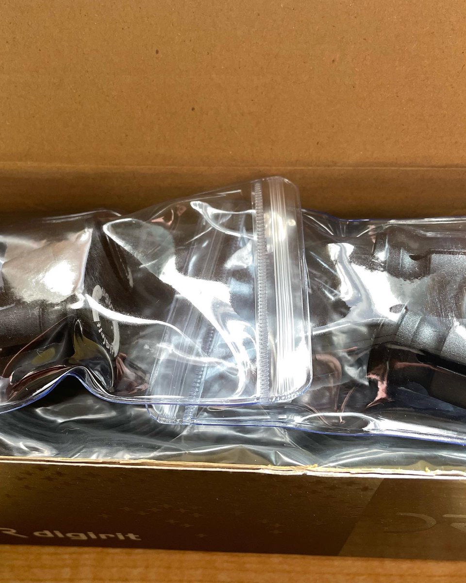 Rook_1968's tweet image. 着弾開封の儀

charlie_oita_japan  Charlieさんで注文した。
digirit  digirit.com digirit 睿得
Producto/servicioさんとcharlie_oita_japan  Charlieさんとのコラボ製品のNEW!! digiritシリコンバーテープセット届きました。

#digirit 
#charlie_oita_japan