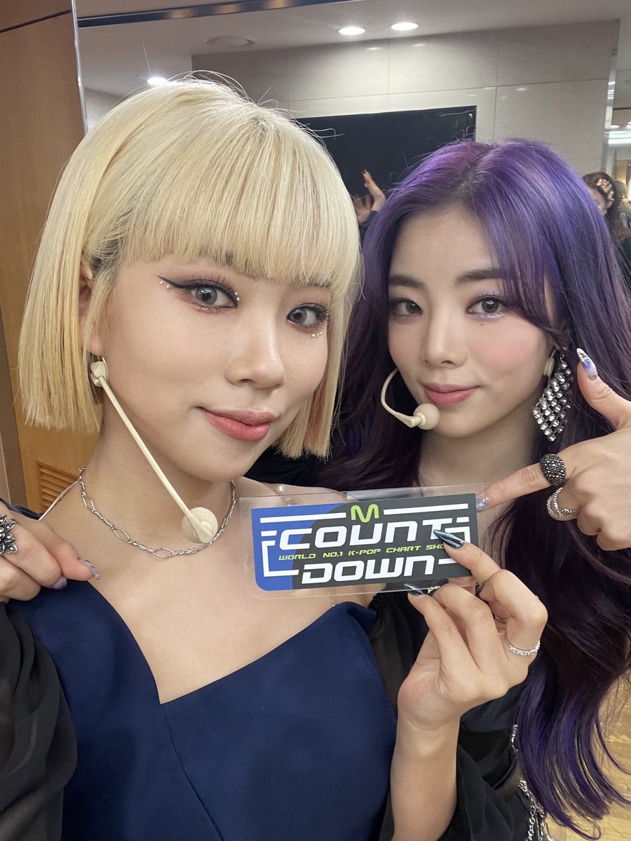 wehocuspocus's tweet image. Salimos a pasear y en el medio del camino perdimos a tres monitas, por eso ahora buscamos a una 𝗚𝗼eun, 𝗜𝗿eh y 𝗗𝗼sie para estar completas. Lo único que pedimos es ayuda con las tareas y actividad en el dmg, pueden comentar o hablarnos al dm si les interesa. ♡🪄