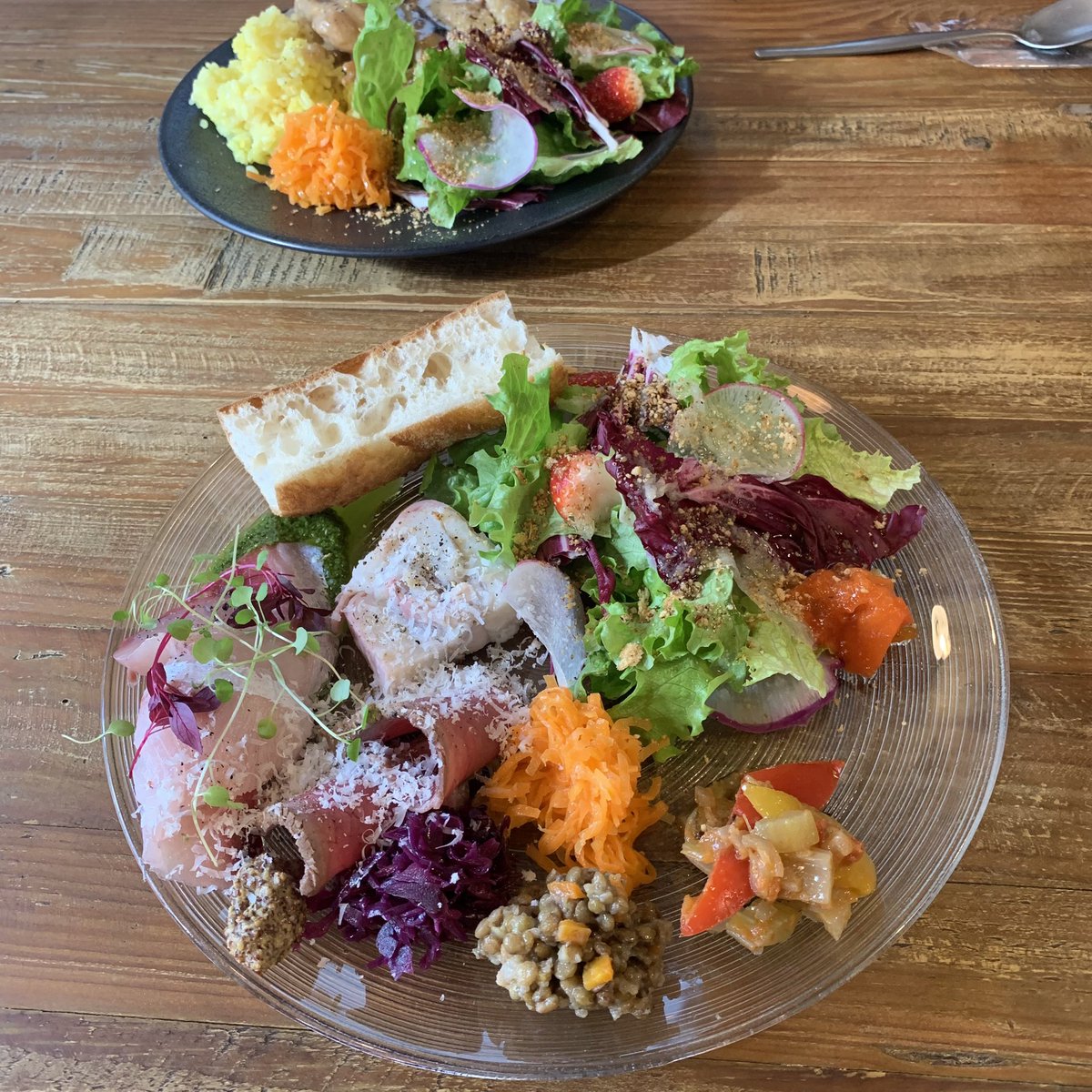 masako_hojo1185's tweet photo. 長谷にあるフランス惣菜食堂シャルクさんへ🍽🇫🇷
スープ付きでお惣菜もりもりのワンプレートランチをチョイス🥗

一つ一つが手が込んでいて美味しかったです😋
ワイン好きな人には堪らない感じ🥂

#鎌倉 #ランチ #鎌倉ランチ #長谷 #charc
#強くないけれど飲みたくなる🥂
#ワンプレートランチ https://t.co/CftORpdzNy