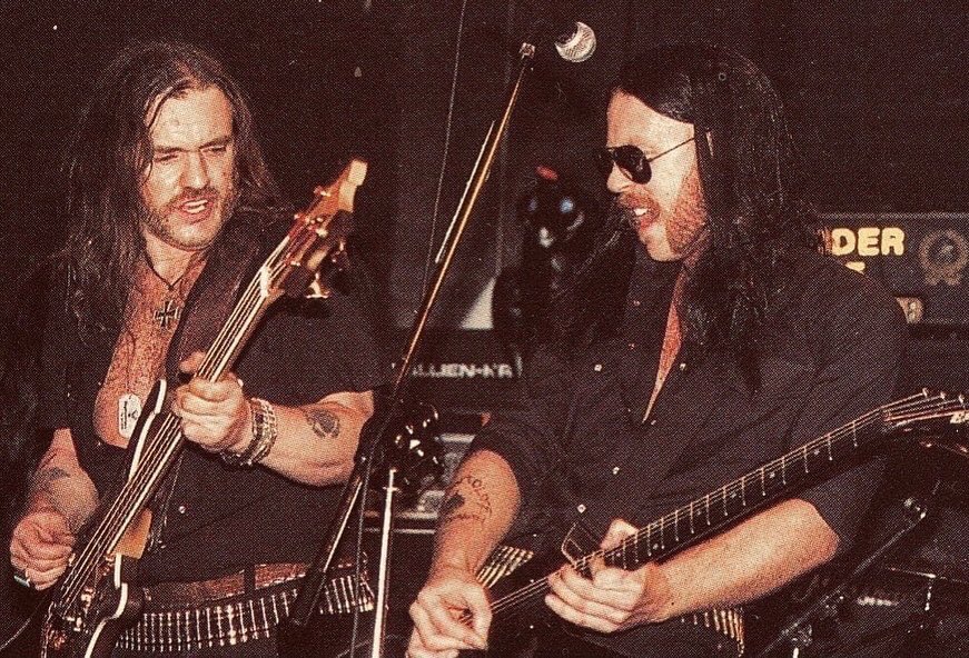 MetSince1981's tweet photo. 📆 En 1995, un día como hoy 14 de Diciembre, @Metallica se presenta en el Whisky A Go Go en West Hollywood CA USA.
El motivo de este show sorpresa fue que Metallica se caracterizó como "The Lemmys" celebraron los 50 años de #LemmyKilmister
#Metallica #METALLICAMetalUpYourAss🗡🚽 https://t.co/SLF18VJRxY