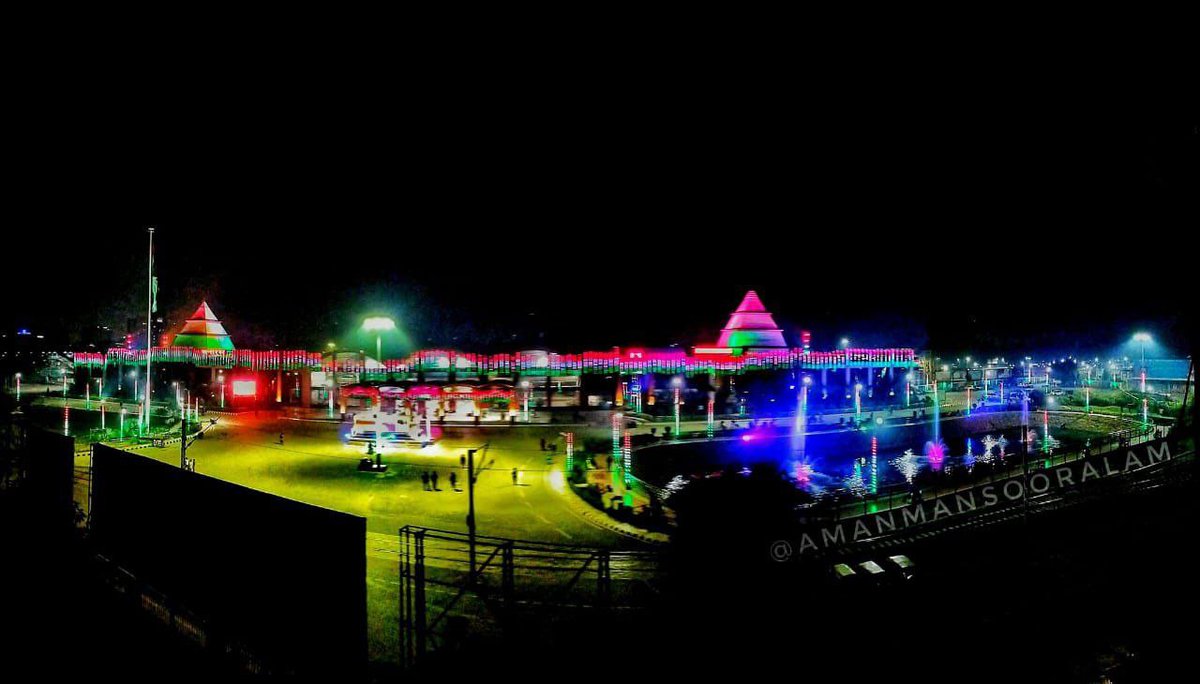 jayeshs56811027's tweet image. बदलता बनारस: रंग बिरंगी रोशनी से जगमगाता बनारस रेलवे स्टेशन! 😍
#TrustModiji
#SupportModiji