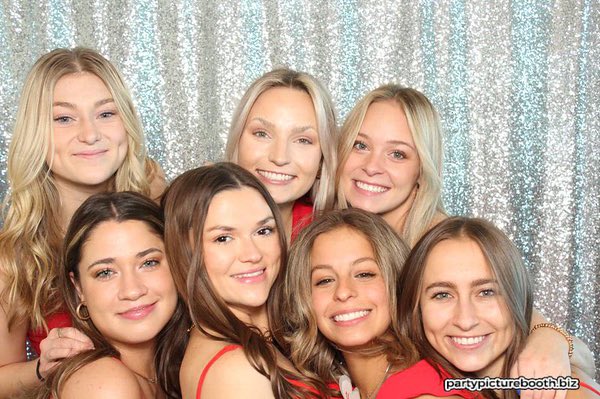 Alpha Phi Wisconsin tweet media