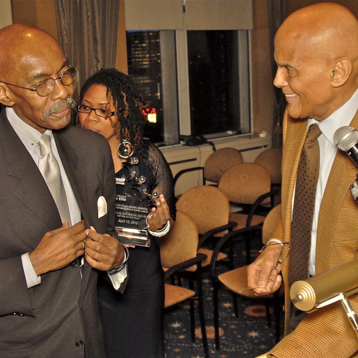 ctrnuleadership's tweet image. Happy Birthday to our founder Eddie Ellis (1941-2014)! 

He challenged #injustice through his pioneering organizing, teaching, research, writing, and radio broadcasting. 

His vision for #NuLeadership roots us today.  🙏🏽