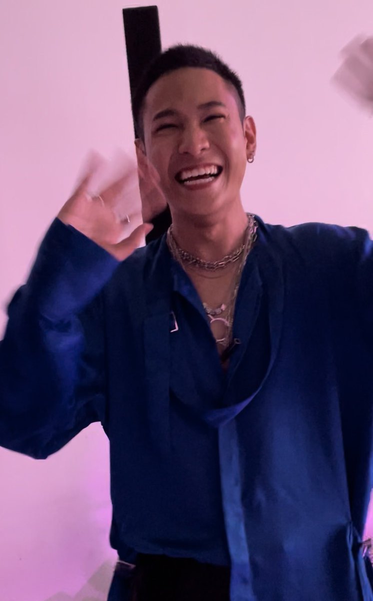 mynameisalicesk's tweet photo. แปะๆ เก็บไว้ว่าตรงหน้าเราเมนได้ยิ้มกว้างแค่ไหน 🥺💕
11.12.2021 สี่ปี ในที่สุดก็ได้เจอแล้วนะ~ https://t.co/nNcqn1mYOu