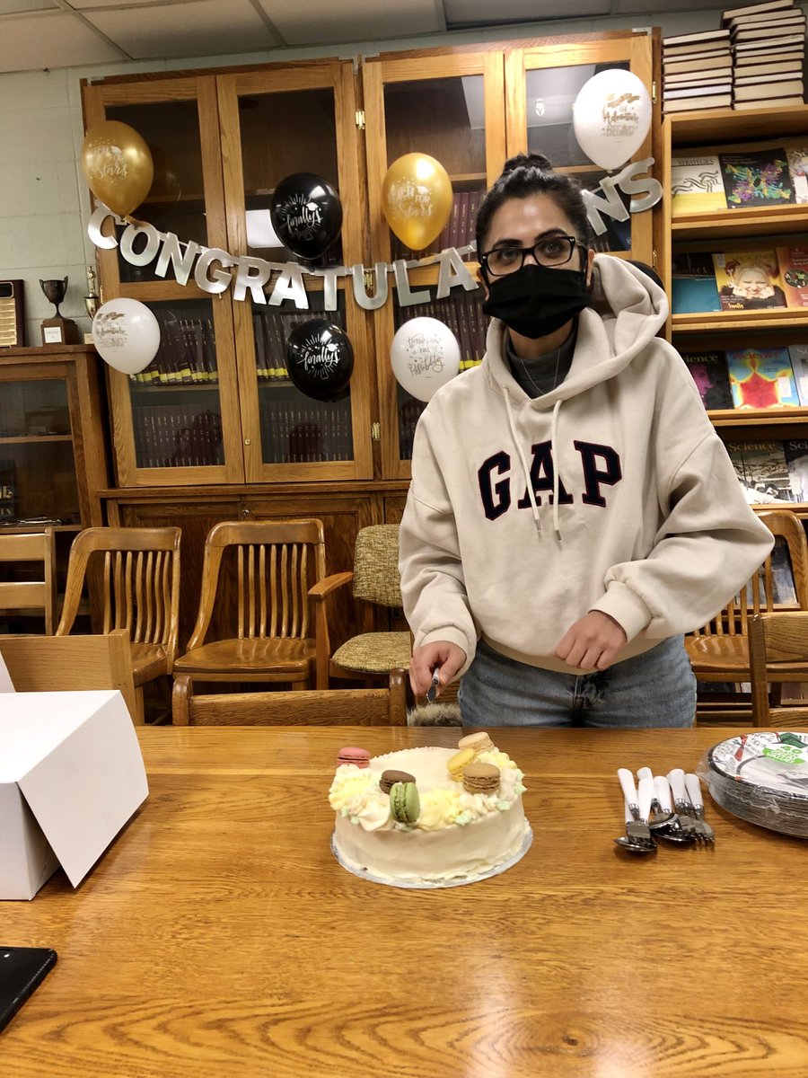 This is what tenacity looks like 👉🏼 ⁦<a href="/IrsaShoukat/">IrsaS</a>⁩ . Congratulations and best wishes for your bright future, Dr. Shoukat 👏👏👏