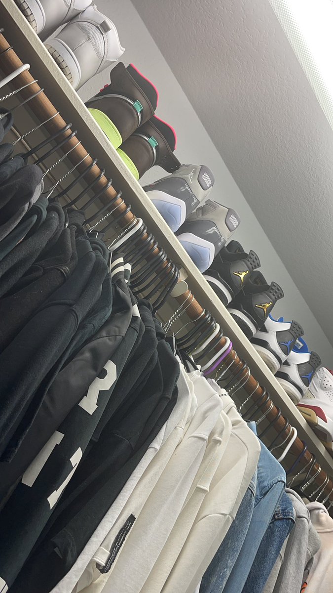 FastLaneTaddx's tweet photo. I was wondering why shawty kept asking me did I come home and have I been in my closet she bought the cool greys and snuck them in here 😂 https://t.co/Sd69zFgxKx
